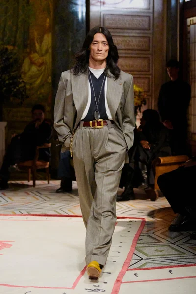 Look 49